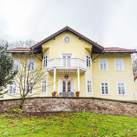 Lovecky Zamecek Pod Milesovkou Cieplice Zewnętrze zdjęcie
